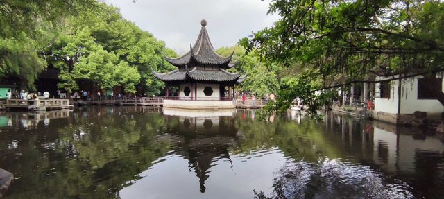 今年西園寺秋色姍姍來遲 今年西園寺秋色姍姍來遲