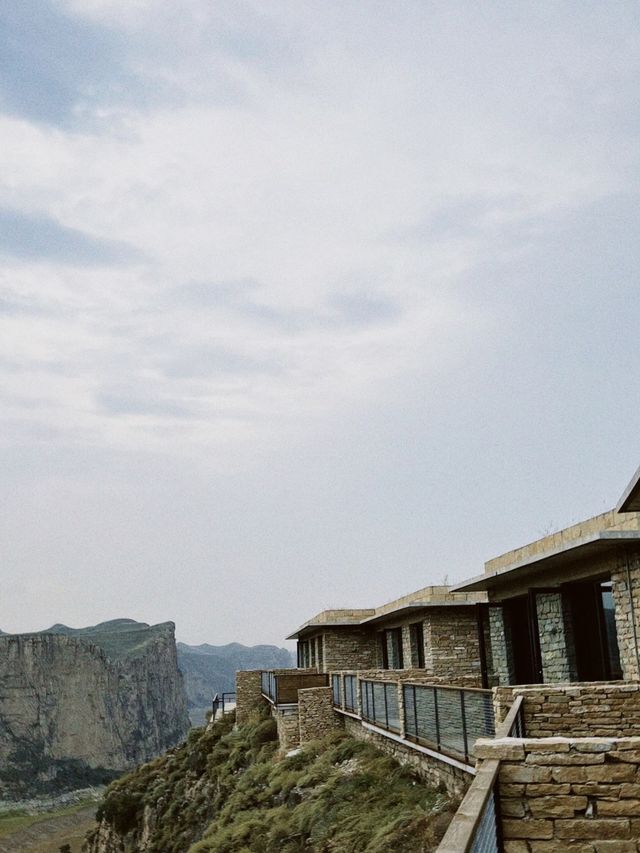 懸崖上的神仙民宿讓我在清水河躺平一整天！