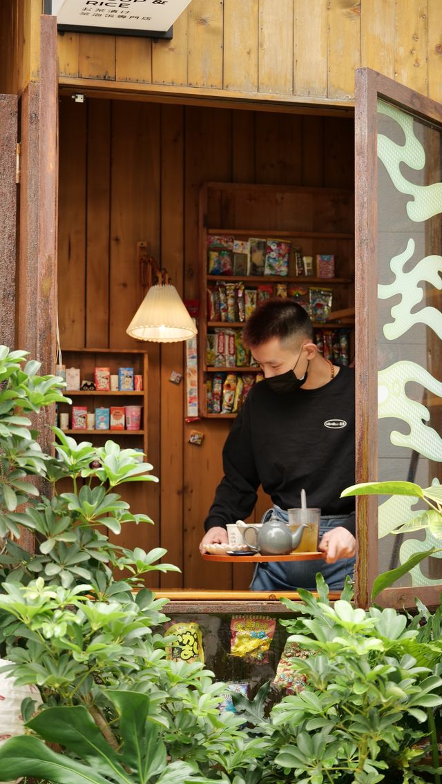【拉薩信仰 & 成都安逸 & 生活與生存】 【拉薩信仰 & 成都安逸 & 生活與生存】