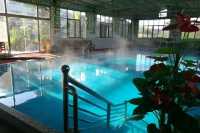 在雲霧與稻香間,邂逅白族風情的溫泉詩畫