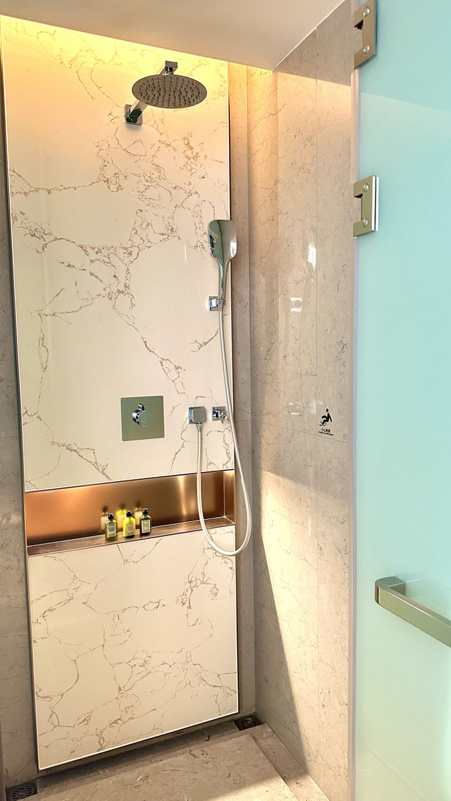 雲浮都市中的慵懶角落-鳳悅假日酒店 雲浮都市中的慵懶角落-鳳悅假日酒店