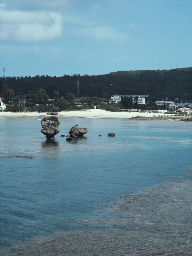 沖繩恩納村萬座毛：湛藍大海上的一頭大象