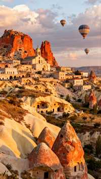 乘熱氣球掠奇岩，探洞穴秘境，赴一場仙境之約