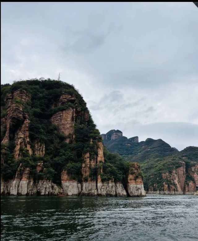 京娘湖寶藏打卡地!碧波青山美如畫 京娘湖寶藏打卡地!碧波青山美如畫