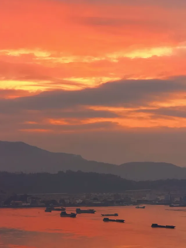 11.24福州實況 彩虹與朝霞的夢幻同框 11.24福州實況 彩虹與朝霞的夢幻同框