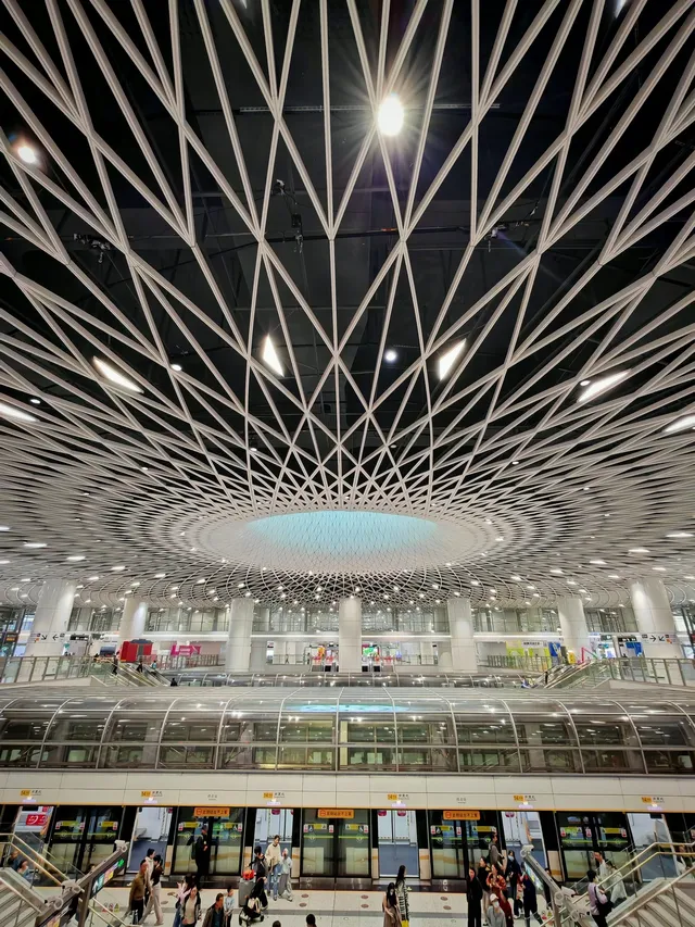 深圳之眼保姆級攻略地鐵裡的賽博朋克地