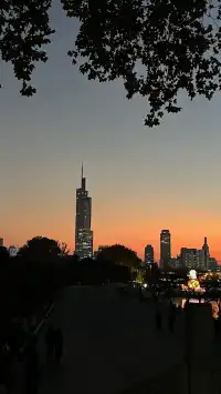 賞銀杏~一定要來玄武湖梁洲覽勝閣~