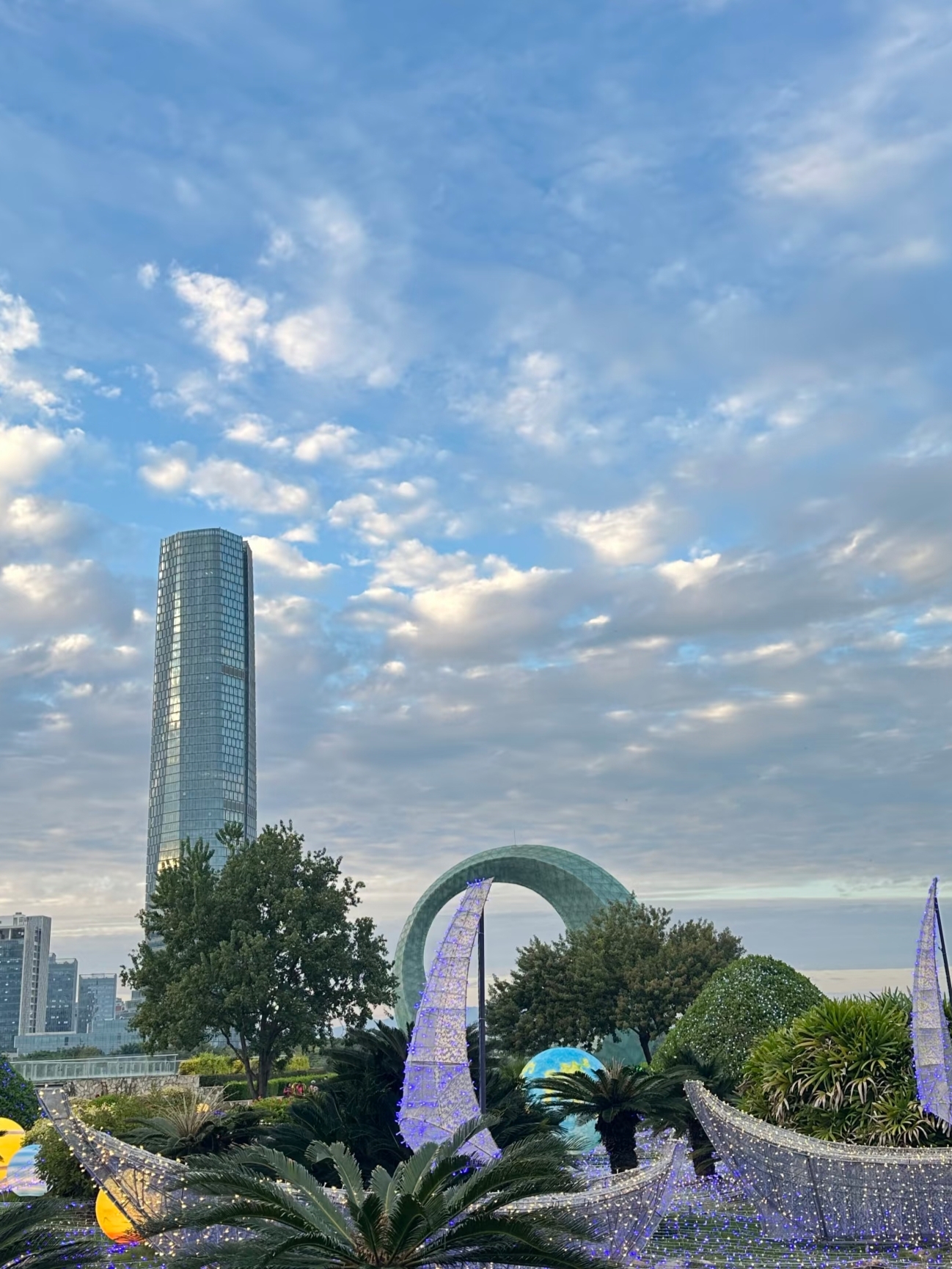 【One Day at Xiamen Garden Expo Park|Egret Island “Marine Garden Expo · Min-Tai Common Origin · Immersive Tour of Water Rhythm, Flower Shadows, and Ecological Wisdom|Highly Practical Edited Version|Total Budget ¥168/2 People】

📍 Getting There|BRT + Bus, Zero Transfers Direct Access
✅ Take BRT Express Line 1 from downtown Xiamen to “Garden Expo Park Station” (¥4|about 35 minutes);
✅ Transfer inside the BRT station to Bus Route You 1 to “Garden Expo Park Main Exhibition Hall Station” (¥2|8 minutes|last stop is the main entrance);
✅ Walking distance ≤150 meters|Main tour route includes lakeside trail + sea-crossing corridor bridge + themed garden areas|Barrier-free design, stroller/wheelchair accessible throughout. 
📍 08:30|Main Exhibition Hall Visitor Center · Start at Morning Light
· Pick up a free “Garden Expo Park Hand-drawn Guide Map” (includes 13 categorized exhibition gardens: Min-Tai Garden / International Garden / Chinese Education Garden / Water Culture Hall + Xinglin Bay Ecological Diagram + Birdwatching Heat Map + Intangible Cultural Heritage Points);
· Scan QR code for “Garden Expo Park Audio Guide” (includes Minnan red brick house construction methods, International Garden landscaping concepts, Xinglin Bay wetland restoration history, Water Culture Hall tech interaction principles, ten years of ecological monitoring results at the Garden Expo Park);
· Reminder: Free drinking water station at the entrance (hot water in winter), eco-friendly bamboo cup pickup point (includes handwritten “One Garden One World” bookmark).

📍 09:00|Min-Tai Garden (Free|Origin of Min-Tai Common Spirit)
· See: Covers 120,000 square meters|Key stops.
▪️ “Minnan Ancient Houses Cluster”: modeled after Qing Dynasty Minnan red brick mansions|swallowtail ridge gray sculptures “Double Dragons Playing with a Pearl” (dragon eyes embedded with glass beads, reflecting morning light);
▪️ “Taiwan Garden”: modeled after the National Palace Museum in Taipei|corridor pillars inscribed with couplets “Mountains and Seas Share the Same Origin, Min and Taiwan Are One Family” by calligraphers from both sides of the strait;
▪️ “Minnan Opera Corner”: daily 9:30–10:30 free performances (selected scenes from Gaojia Opera / Taiwanese Opera|learn to sing a line on site).
· Listen: Morning bell chimes + Minnan dialect broadcast playing “Minnan Nursery Rhymes” (original voice of “Sky is dark, it’s going to rain”|clear and precise pronunciation).

📍 10:30|International Garden & Chinese Education Garden (Free|Space for Civilizational Dialogue)
· Walk:
▪️ “Singapore Garden”: simulates tropical rainforest vertical structure|focus on stilt-root plants + epiphytic orchids + strangler vines;
▪️ “Chinese Education Garden”: 3.6m tall Confucius statue|base engraved “Opened October 22, 2007”|six arts relief sculptures “Rites, Music, Archery, Charioteering, Calligraphy, Mathematics” on both sides;
▪️ “Water Culture Hall”: holographic projection demonstrating Xinglin Bay tidal patterns|electronic screens showing real-time pH / dissolved oxygen / chlorophyll a concentration.
· Learn: Free 15-minute “Minnan Window Lattice Rubbing” experience (using rice paper + pine soot ink, rub “swastika pattern” and “turtle shell pattern” window grids).

📍 12:00|Egret Island Tea Gathering (¥36 per person|Lakeside Mountain and Sea Tea Ceremony)
· Drink: “Xinglin Bay Jasmine Oolong” (Wuyi Mountain Oolong tea base + local double-petal jasmine + traditional scenting method|amber clear soup color, floral fragrance with honey notes); • Eat: “Egret Island Four Flavors” light meal (seaweed grilled rice + grilled tofu + perilla plum drink + freshly baked red heart sweet potato|ingredients sourced from Tong’an cooperatives and Xinglin Bay ecological farming area);
· Learn: Free 20-minute “Aquatic Plant Collage” experience (using recycled reed stalks + glutinous rice glue, create “Egret Carrying Branch” pattern on cardstock).

📍 14:00|Lakeside Trail & Sea-crossing Corridor Bridge (Free|Best Panoramic View of Egret Island)
· Walk: 5.2 km lakeside trail|Key experiences.
▪️ “Sea-crossing Corridor Bridge”: 832 meters long|overlooks the horizon of Xinglin Bay|flocks of egrets skim the water surface;
▪️ “Birdwatching Corridor”: equipped with 3 optical telescopes|identify egret, grey heron, pond heron, night heron;
▪️ “Ecological Footprint Wall”: bronze plaques embedded in the ground|mark different bird species’ traces (depth of claw marks / feather fall locations / call frequency).
· Photograph: Use phone wide-angle to capture bridge reflections (recommended one hour after low tide, when water is calmest).

💰 Total Expenses (2 people):
Transport ¥12 (BRT ¥8 + Bus ¥4) + Food & Drink ¥72 (Tea Gathering Light Meal ¥72) + Emergency Reserve ¥84 = ¥168
✅ Remaining ¥2: Enough to buy two packs of tea gathering special “Xinglin Bay Jasmine Oolong Tea Bags” (aluminum foil small packs|¥28/pack|counted as basic version), brew slowly on the way back. 
📌 Warm Tips:
· Garden Expo Park is a coastal wetland climate, strong sea breeze and UV rays (recommend hat + sunscreen + non-slip sandals);
· Min-Tai Garden and Chinese Education Garden are cultural sites, please do not break branches or disturb birds, do not take mudflat organisms;
· Water Culture Hall offers two daily interactive guided tours (10:00 / 15:00|on-site QR code reservation required|limit 25 people|ID registration required);
· All tea leaves and seaweed are produced by Tong’an District cooperatives, tested by Xiamen Quality Inspection Institute, with traceability QR codes.

The beauty of Garden Expo Park lies in its ability to enable dialogue between civilizations, in the gray sculptural glaze of the swallowtail ridges in Min-Tai Garden not yet dry, in the realistic simulation of tropical rainforest vertical layers in the International Garden, and in the subtle salty-sweet aftertaste rising from a cup of jasmine oolong at the Egret Island Tea Gathering.