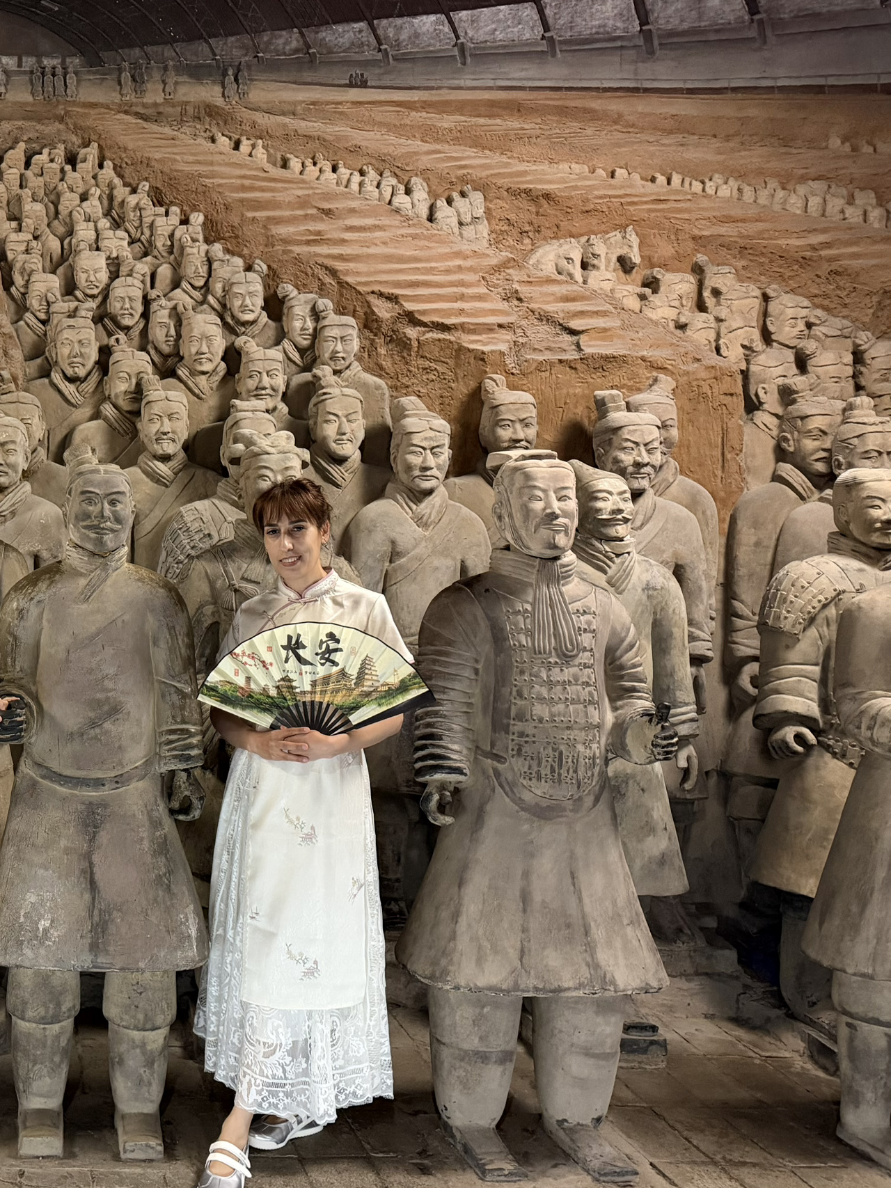 A place that will truly blow your mind
Yes, the Terracotta Army is an absolute must-visit. But the most powerful thing here isn't just its massive scale—it's the story behind it.
Emperor Qin Shi Huang feared death so much that he ordered the creation of an entire army for the afterlife. Thousands of warriors, officers, and horses—all to ensure he could continue to rule even after death.
And it was exactly this fear that birthed one of the greatest archaeological wonders in the world.
We started our tour at Pit 3 → then Pit 2 → and finished with Pit 1—and this order seriously elevates the whole experience.
In Pit 3—you get the vibe of a command headquarters, full of calm and purpose
In Pit 2—it’s all about tactics and intricate details (look out for the display cases with individual figures)
In Pit 1—a scale that literally gives you goosebumps: thousands of warriors right before your eyes
Afterwards, make sure to drop by the complex's museum (a UNESCO World Heritage site)—you'll find figures in glass display cases where you can examine every single detail.
😳 A mind-blowing fact: Excavations are still ongoing here. Many sculptures are intentionally kept buried because their vibrant paint vanishes the moment it makes contact with the air.
👉 This means that right now, there's still a part of the army hidden underground that no one has ever laid eyes on
🍽 On your way out, grab some local street food—Roujiamo (肉夹馍)
💡 Tips:
Start with Pit 3 → 2 → 1
Set aside at least 2–3 hours
It’s best to arrive after 3:00 PM
Booking tickets in advance via Trip.com is super convenient
This isn't just a museum. It's a place where one man's fear morphed into a piece of history that we're still witnessing 2,200 years later.