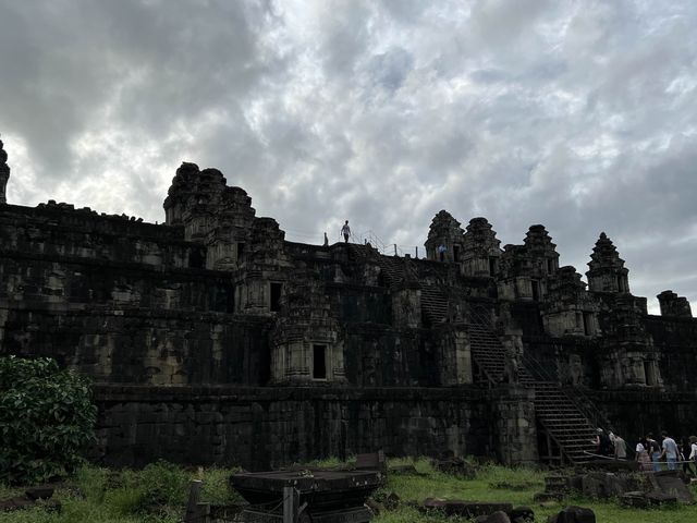 จุดชมวิวพระอาทิตย์ตกบนเนินเขา นครวัด