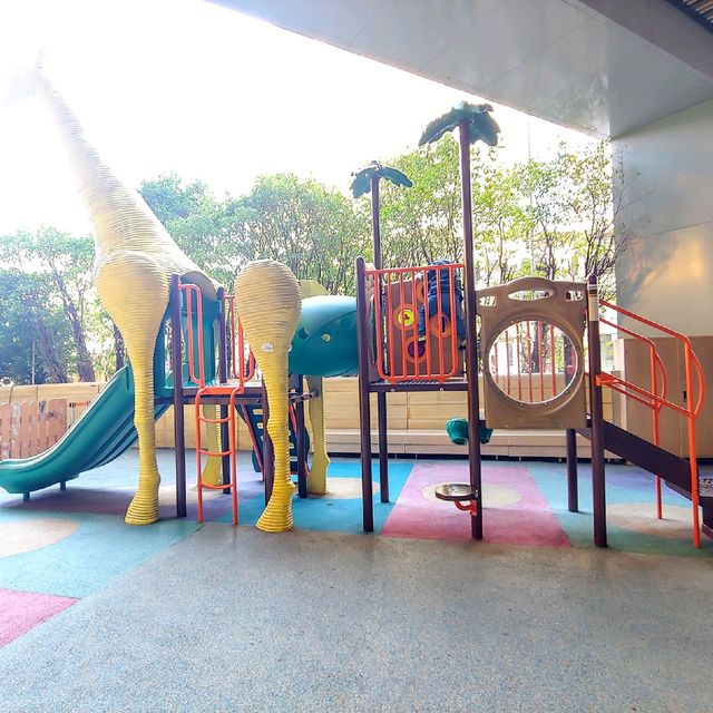 落雨也不怕的戶外公園 鯨魚花園