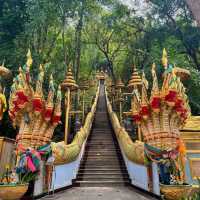 ลอดถ้ำใบโพธิ์ ณ วัดชะอำคีรี