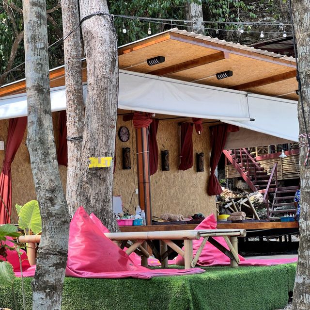 Tew Lay Bar หาดไร่เลย์ 