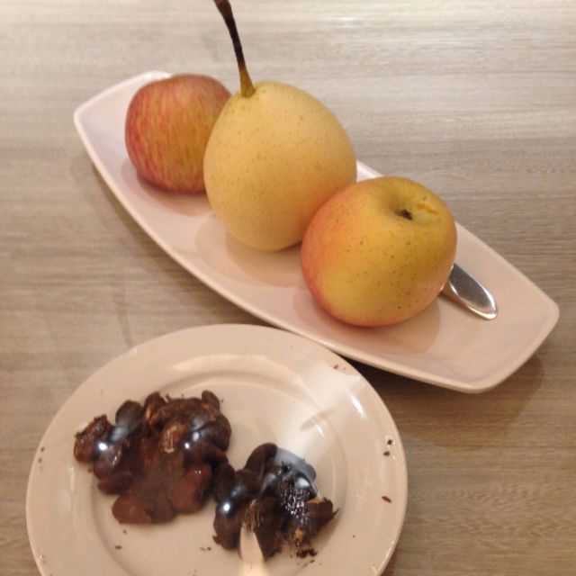 香港の高台に在る、STANFORD HILLVIEW HOTELは、ウェルカムスイーツが洒落てて、窓からの眺めは最高。