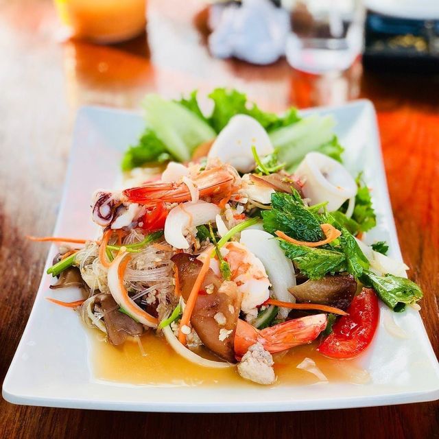 พานั่งชิลที่ O2 Kaffee & Bistro คาเฟ่สวนมะพร้าว 🥥