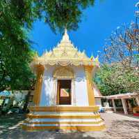 วัดเขาพระบาท