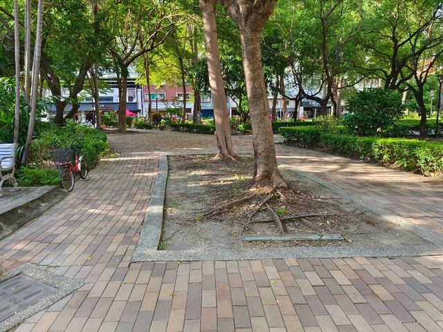高雄前鎮-都市森呼吸🌿盛興公園（巨大的都市公園）
