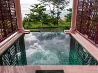 โรงแรมสวยสไตล์ชิโนโปรตุกีส ทำเลติดหาดกะรน 