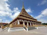 พระมหาธาตุแก่นนคร วัดหนองแวง 