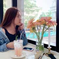 Alice in wonderland Cafe in Sukhumvit 31