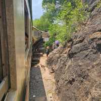 นั่งรถไฟไปถ้ำกระแซ จ.กาญจนบุรี