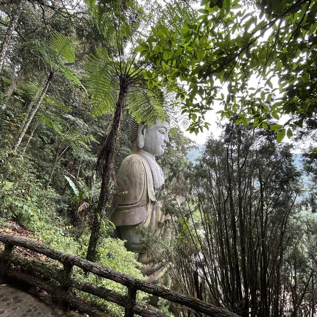 充滿靈氣的佛主與觀世音菩薩