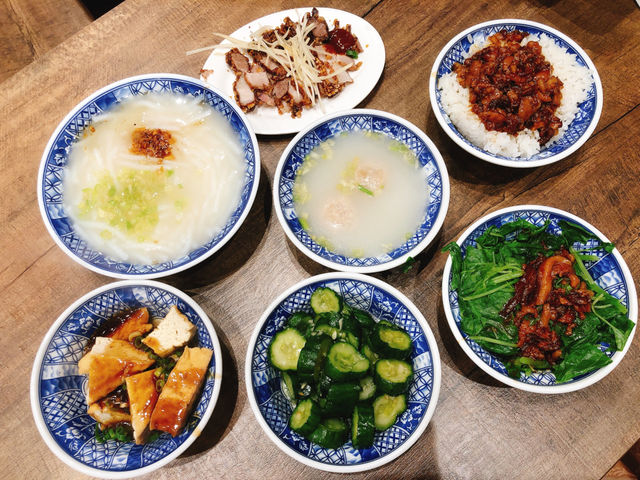 台北｜💯😋祖傳三代的美味🥢🍜 胡饕米粉湯（台北興安店）台北小吃 台北美食 台北米粉湯 中山區美食 中山區小吃 南京復興美食
