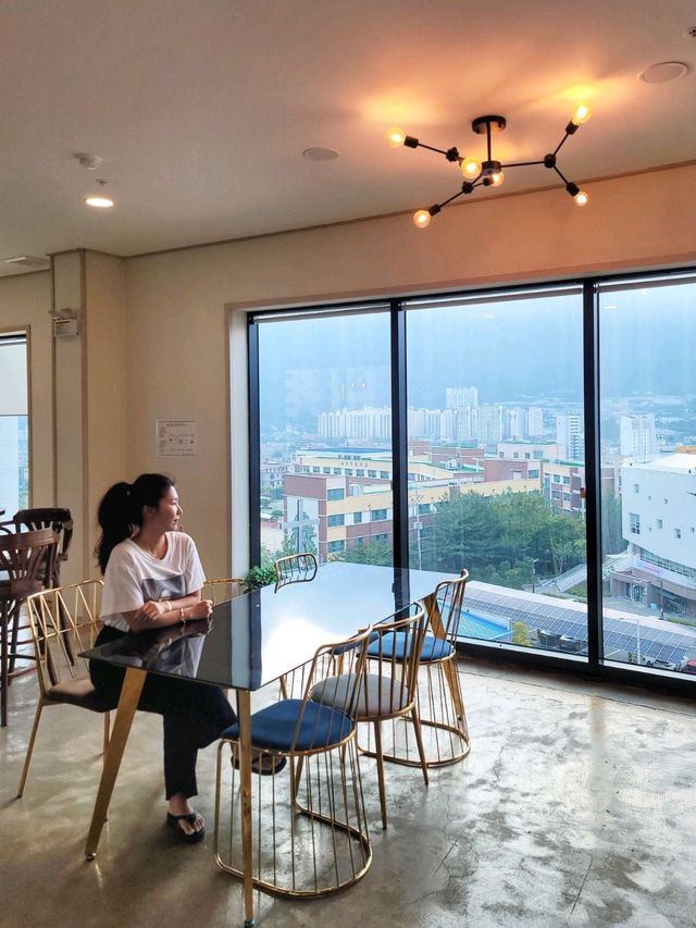 도심속 외곽 마운틴뷰 즐기는 카페 도시정원☕️