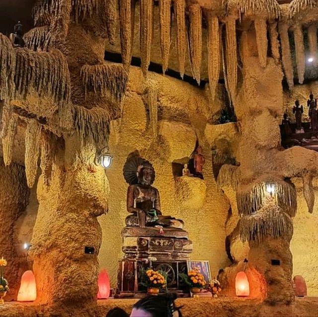 ไหว้พระเสริมดวง ที่วัดเจติยาคีรีวิหาร บึงกาฬ