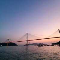 黃昏日落下的汀九橋