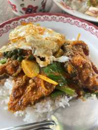 วรี อาหารตามสั่ง (ตรงข้ามโรบินสันจันทบุรี )
