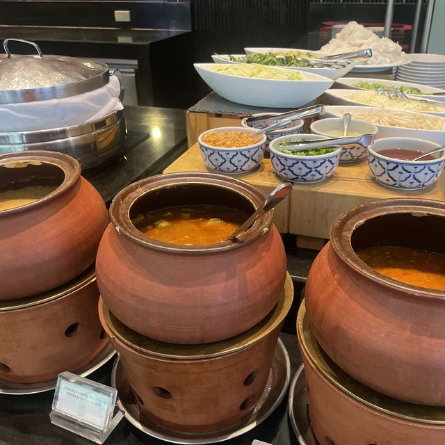 曼谷全天候平價自助餐