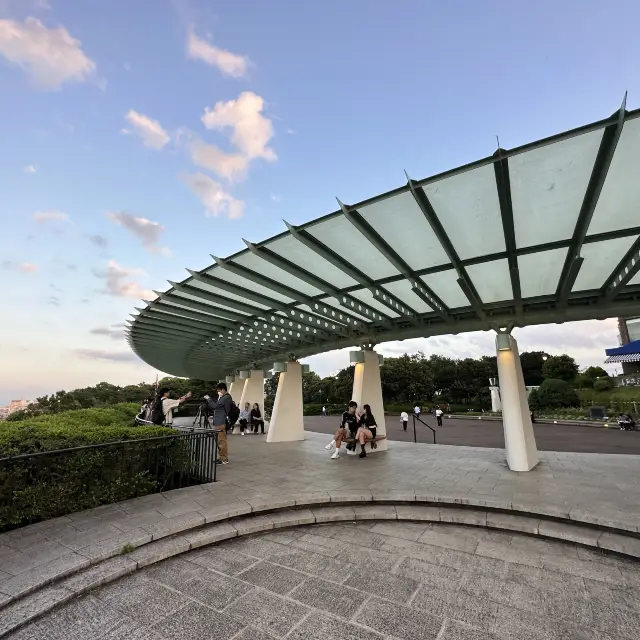 【横浜】夕方の港の見える丘公園・展望台にて