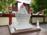 ‘วัดหมื่นตูม’ วัดสถาปัตยกรรมซุ้มประตูสวย