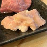 【大阪・京橋】水晶板で焼く立ち食い焼肉「三坪（さんつぼ）」