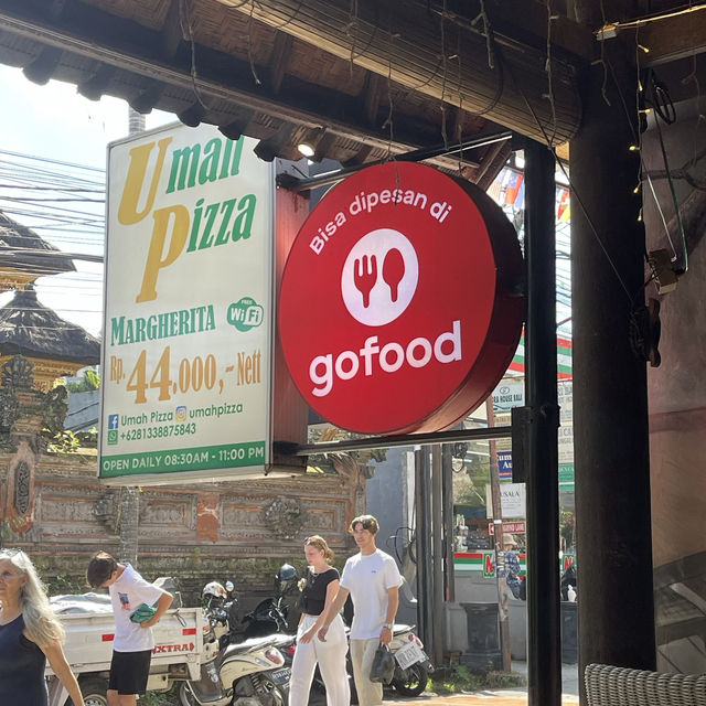 烏瑪Pizza ，位於逼斯麥街的平價窯烤手工Pizza