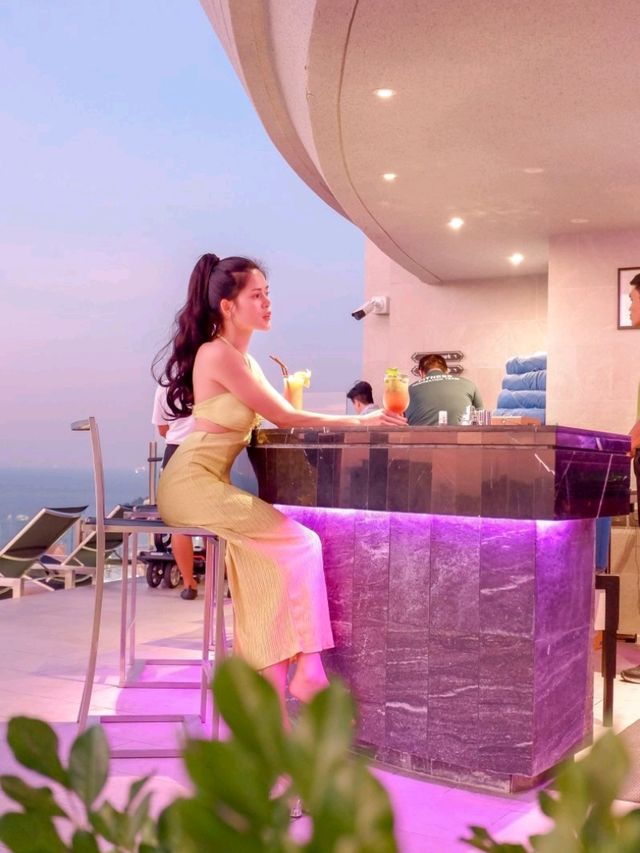  โรงแรมที่สระว่ายน้ำขนาดใหญ่พร้อมวิวทะเลพาโนรามา