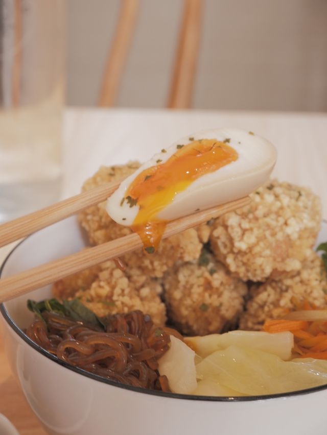 薄荷綠小窩，創意台式鹽酥雞：腐乳+蝦醬