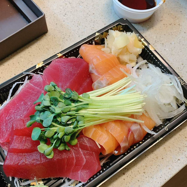 delicious sashimi restaurant