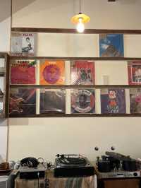 【名古屋カフェ】コーヒーと本とレコードのお店