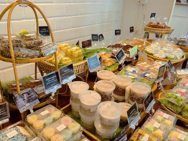 คาเฟ่อยุธยา (บ้านข้าวหนม Baan-Khao-Nhom)
