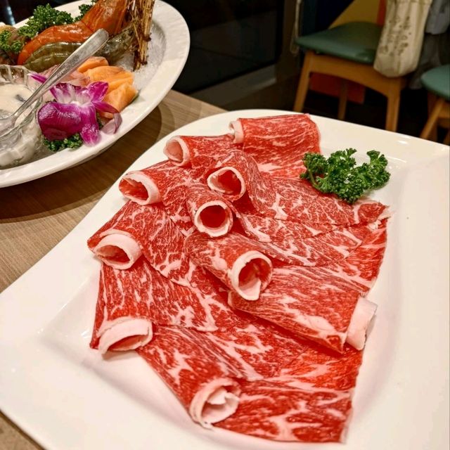 台北聚餐餐廳-汆食作伙鍋-必點翼板牛