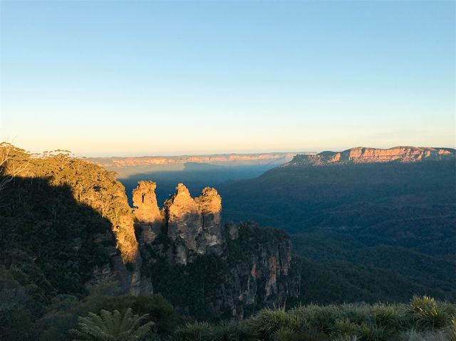 Scenic Views of The Three Sisters, Sydney 