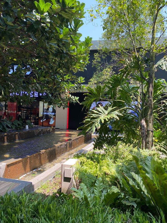 Shopping at Design Village Outlet, Penang🇲🇾