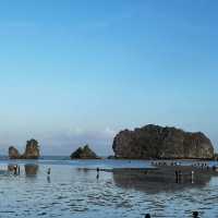 Tanjung Rhu's Enchanting Sandbar Stroll