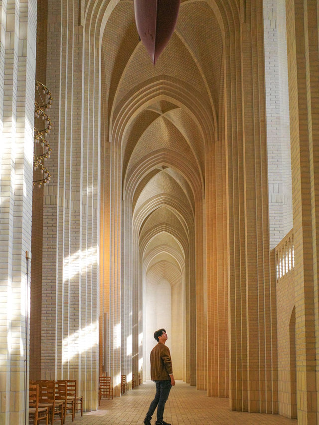 Grundtvig’s Church… พาไปชมโบสถ์แนวเอ็กเพลสชันนิสชื่