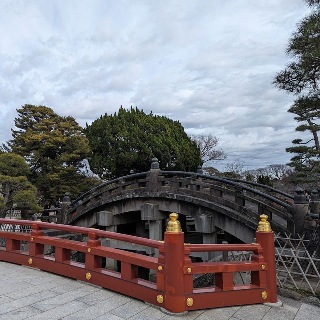 「鎌倉景點：鶴岡八幡宮，感受傳統與寧謐」