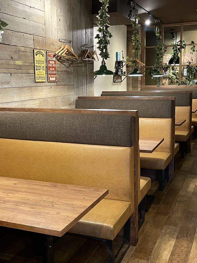 【やきとり家すみれ所沢店/埼玉県】赤ワインの「こぼれ」なんて見たことない！