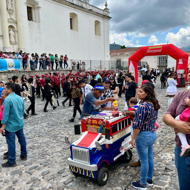 Parque Central in Antigua, Guatemala🇬🇹