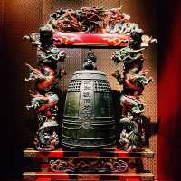 【シンガポール🇸🇬/壁一面に仏像が並ぶ煌びやかな”仏牙寺龍華院博物館”】